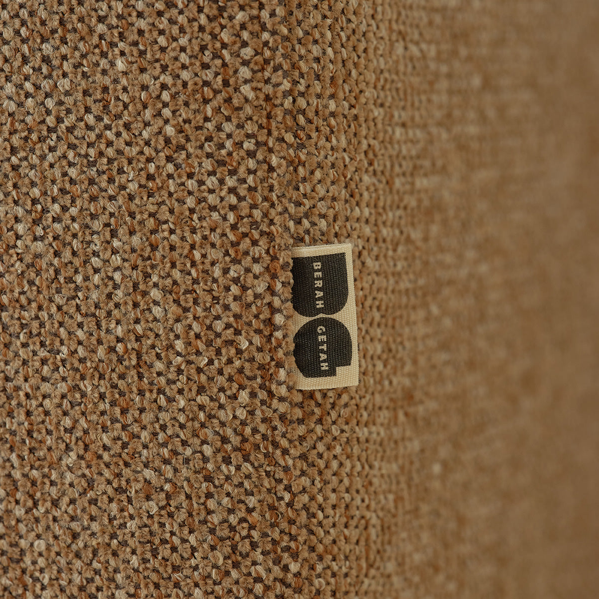 ALPHONSE - Gerades 3-Sitzer-Sofa aus hellbraun meliertem Strukturstoff