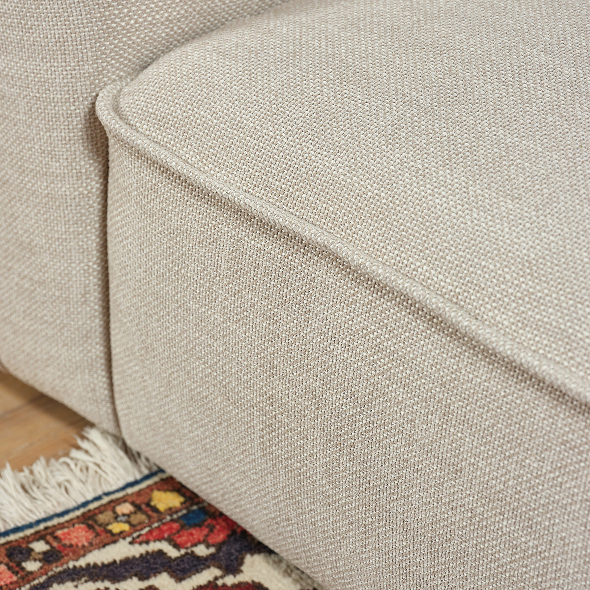 CAN0032-canape_droit_3_places_en_tissu_texture_beige_chine-06.jpg