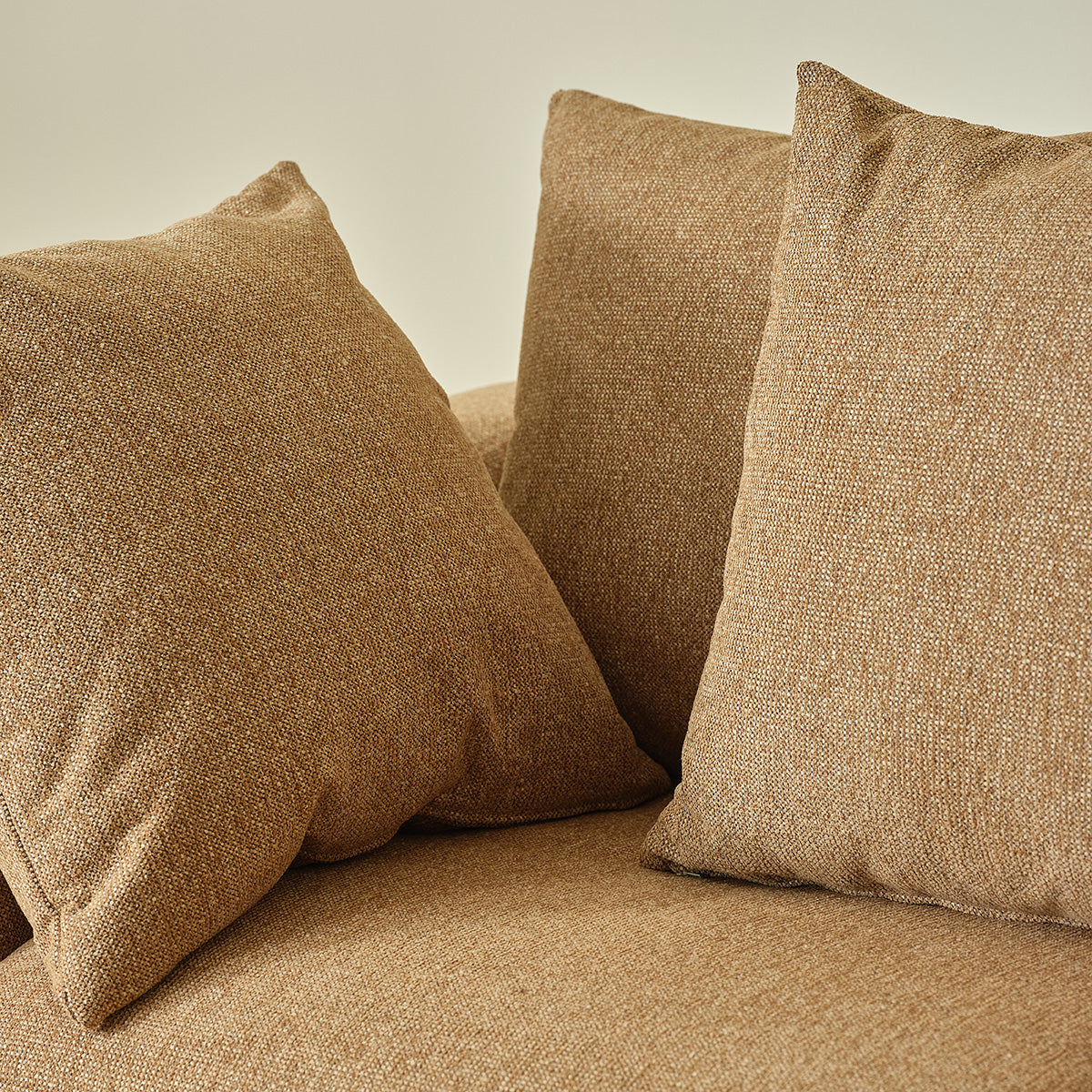 EDMOND - Gerades 3-Sitzer-Sofa aus meliertem, hellbraunem Strukturstoff