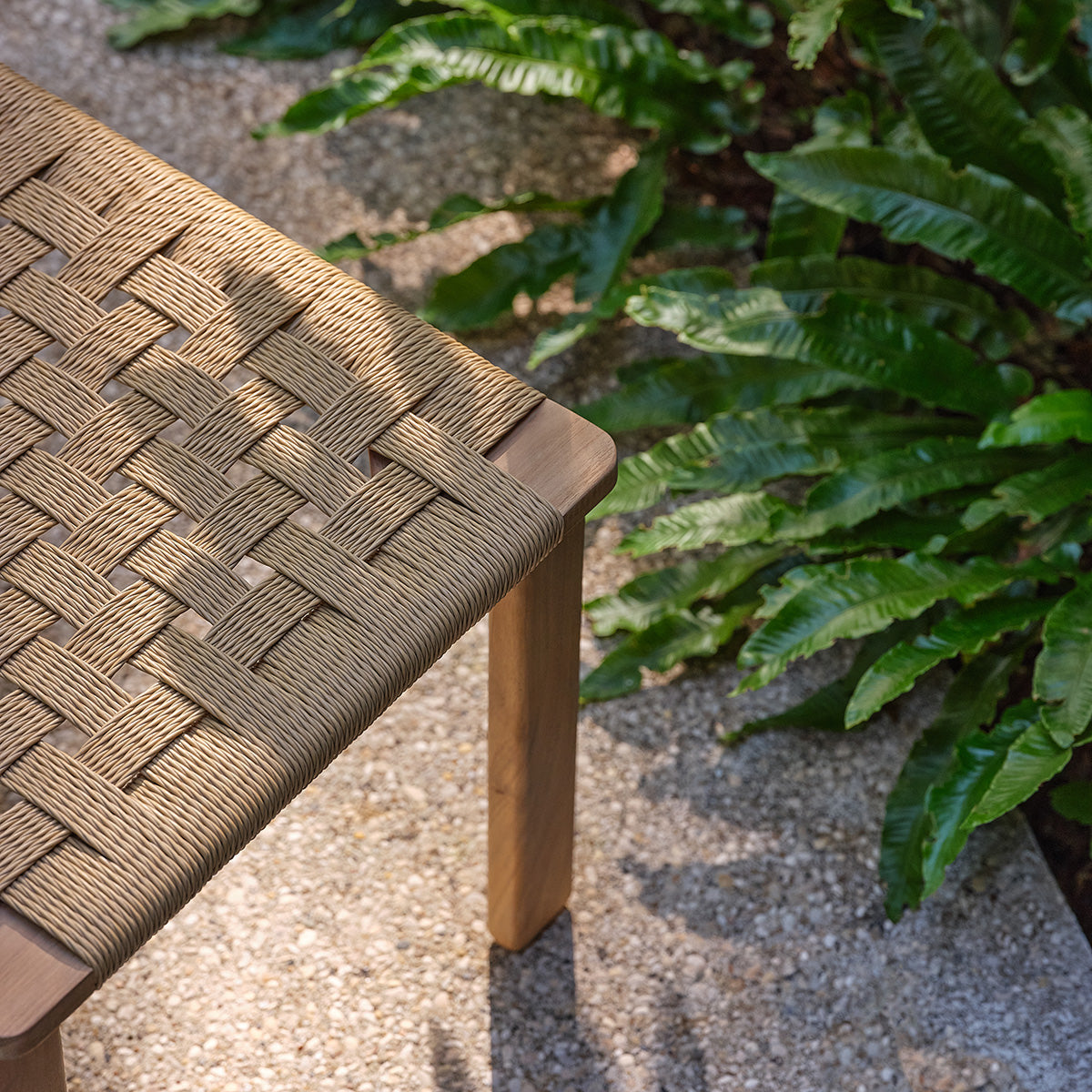 PIANA - Gartenstuhl aus massivem Teakholz und Rattan