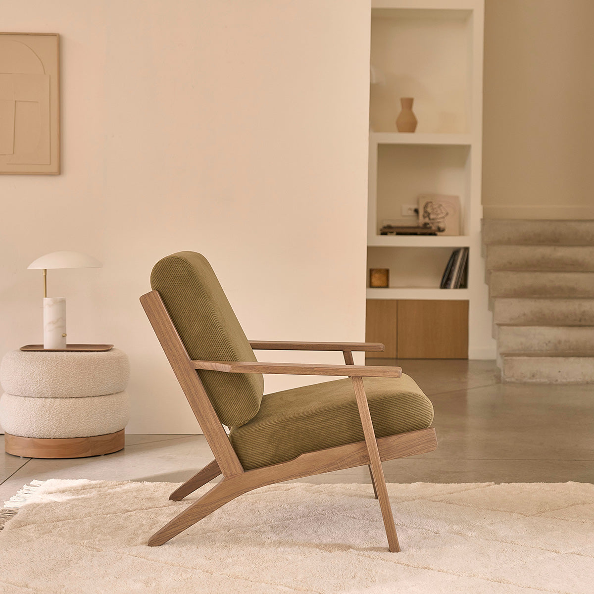 FAU0002-fauteuil_en_mindi_massif_fonce_et_velours_cotele_vert-03.jpg