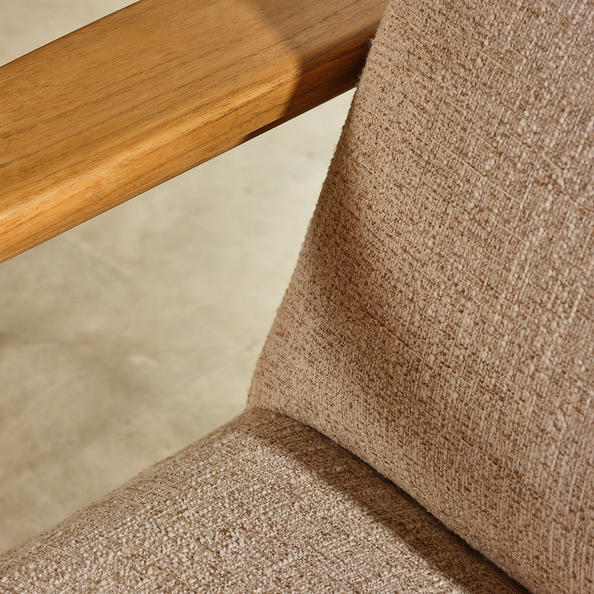 FAU0017-fauteuil_en_mindi_massif_et_tissu_beige_chine-05.jpg