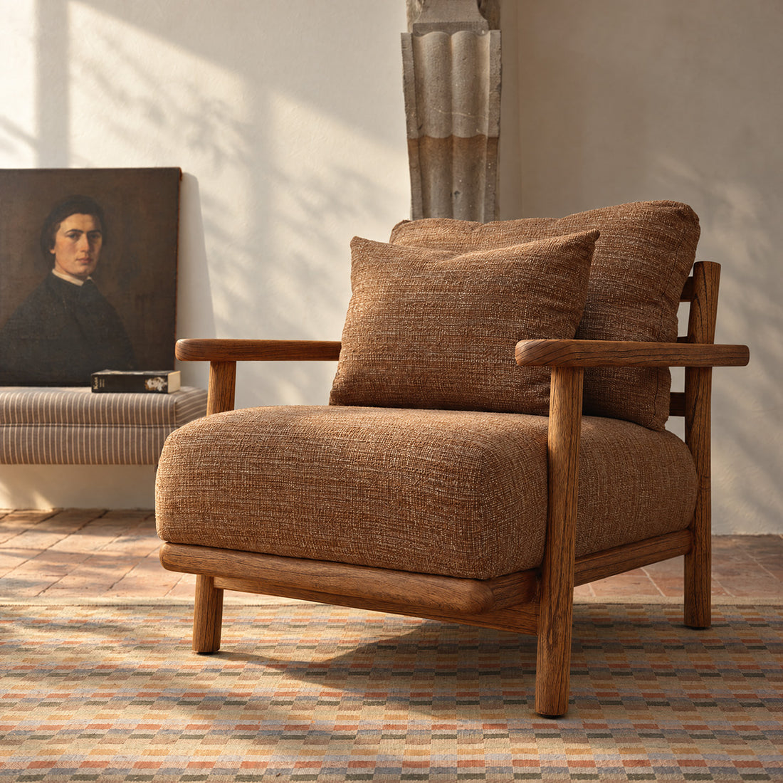 ELIAS - Sessel aus patiniertem massivem Mindi-Holz und Stoff in Cappuccino-Farbe