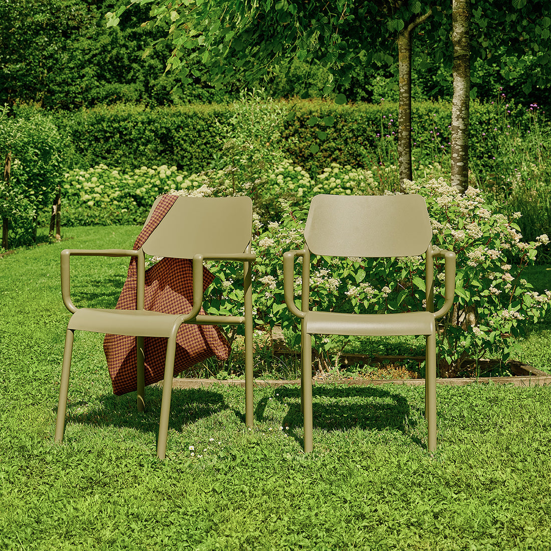 SARO - Gartenstuhl aus Aluminium und beige meliertem Stoff (2er-Set)