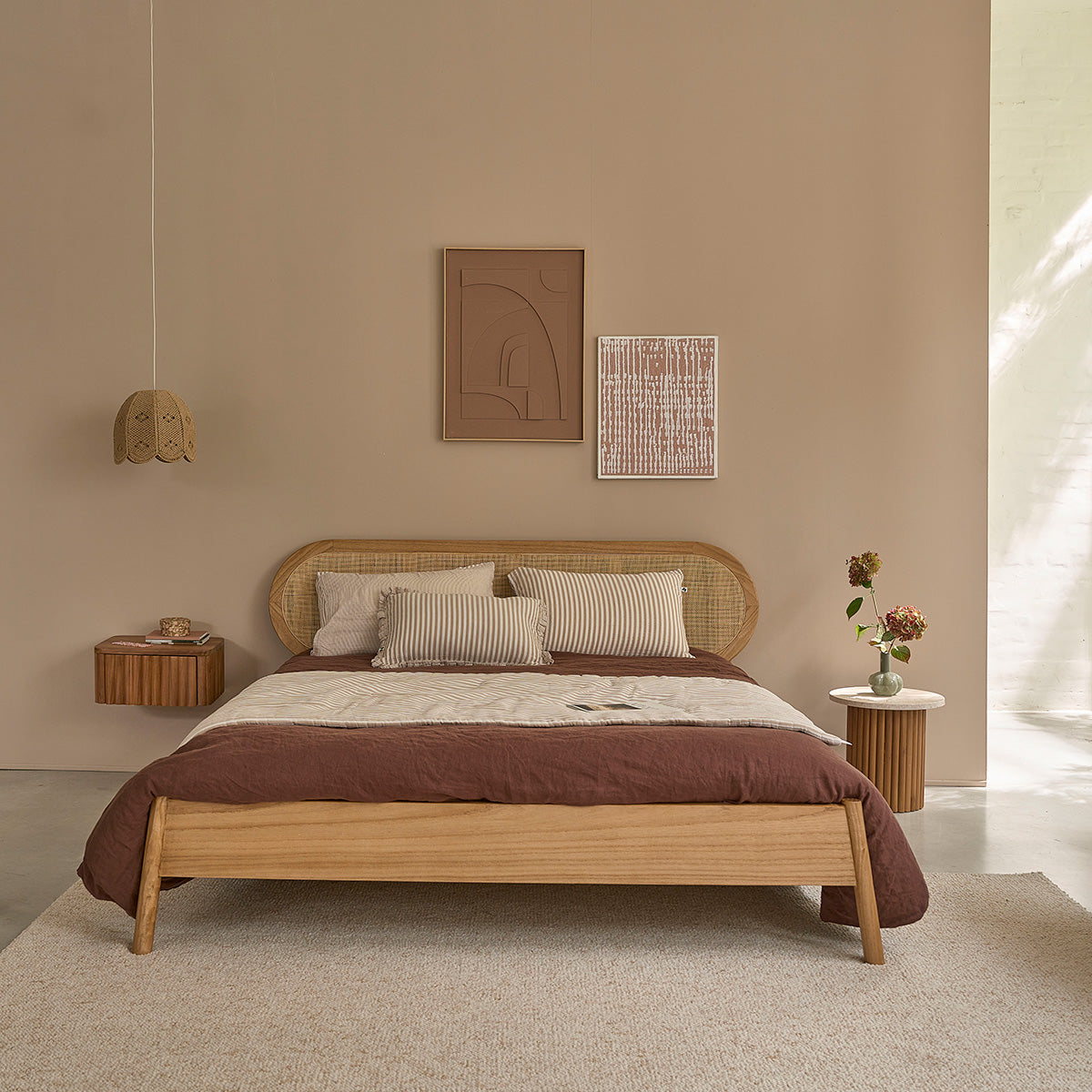 Bett aus Mindi-Holz und Rohrgeflecht, 160 cm