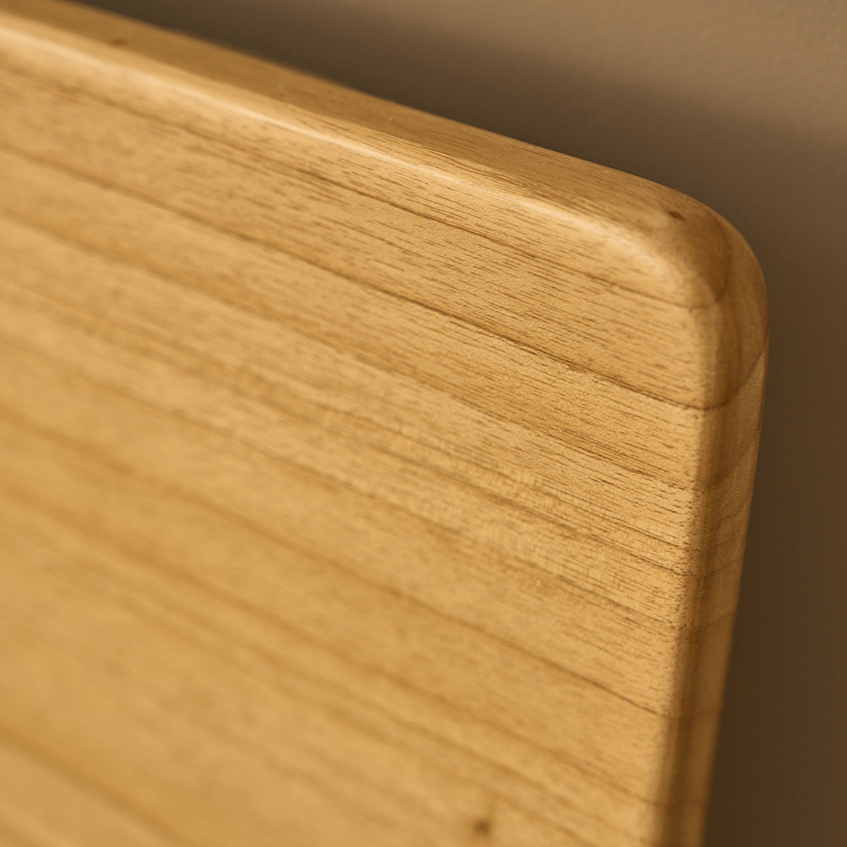 MAIA - Holzbett aus Mindi-Holz mit Walnuss-Finish, 160 cm, mit Lattenrost
