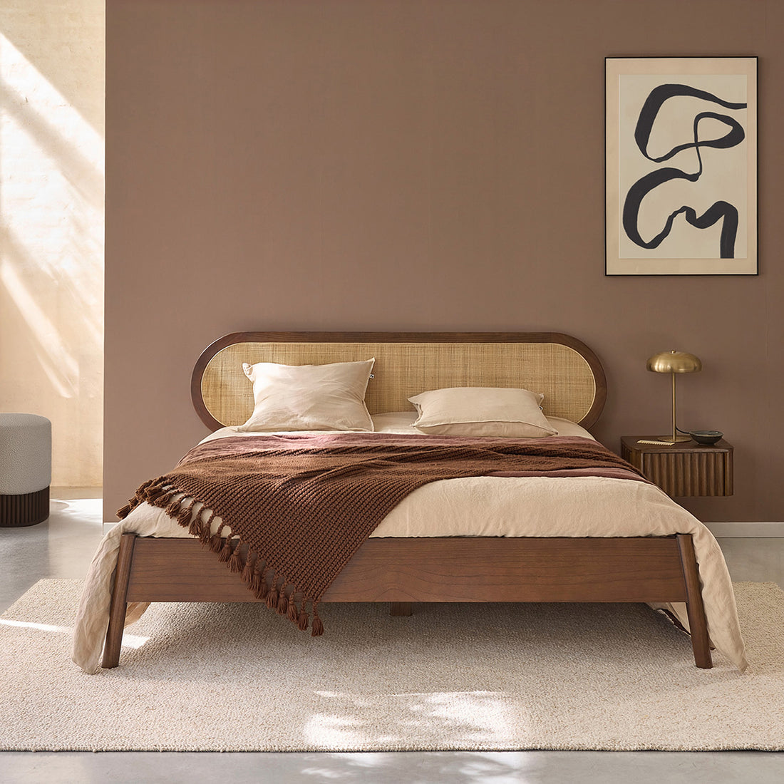 LILA - Bett aus Mindi-Holz mit Rattanverflechtung, in Nussbaumoptik, 180 cm, inklusive Lattenrost