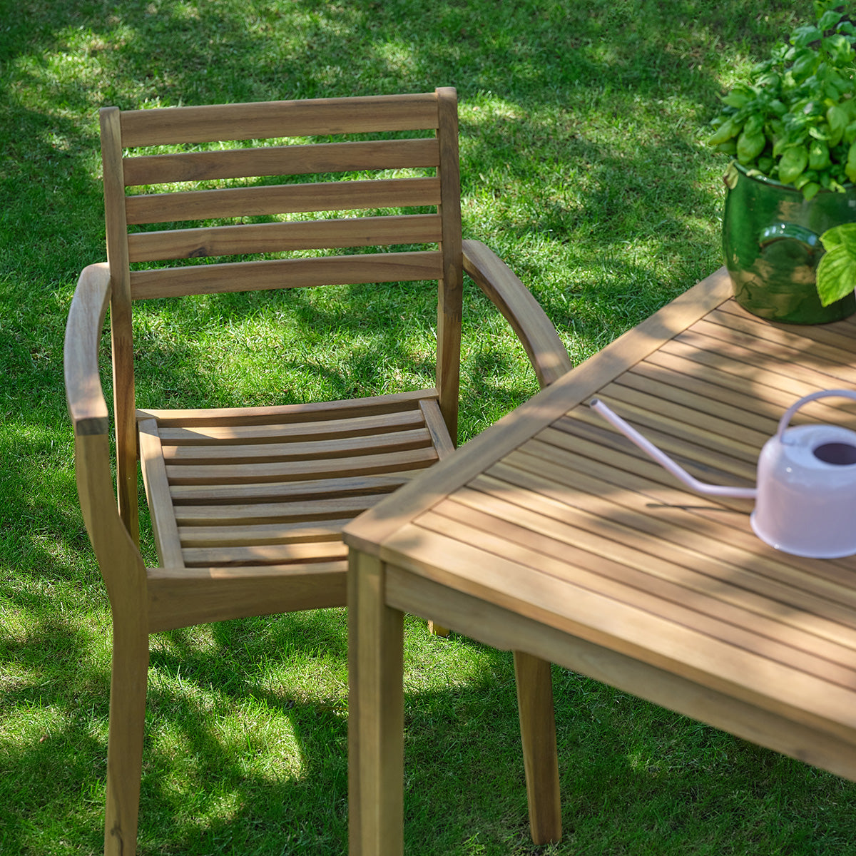 MILOS - Gartenmöbel aus massivem, geöltem Akazienholz für 4 Personen