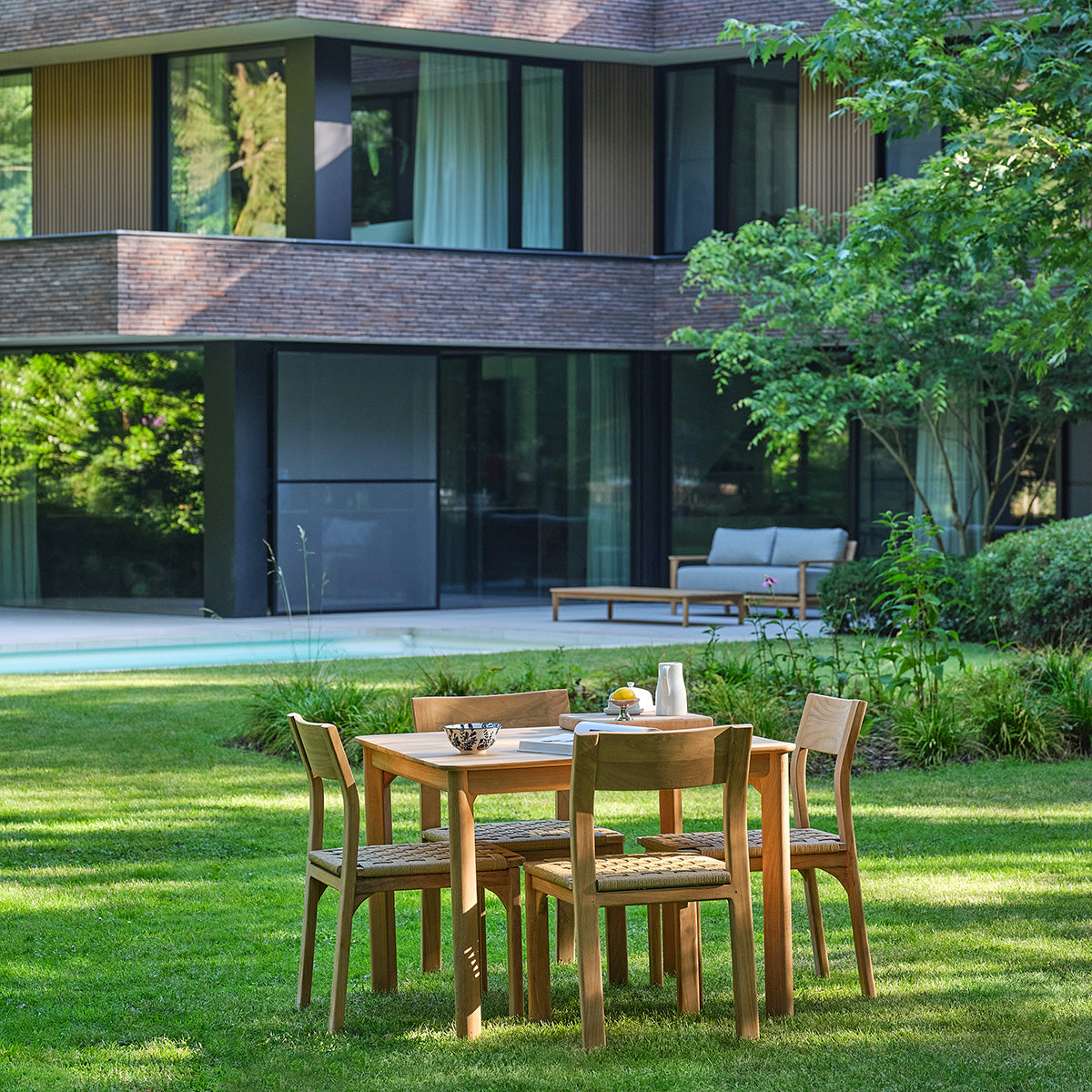 PIANA - Gartenmöbel aus massivem Teakholz und Rattan für 4 Personen.