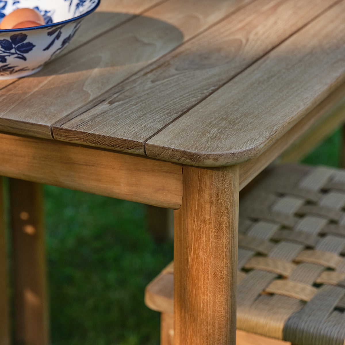 PIANA - Gartenmöbel aus massivem Teakholz und Rattan für 4 Personen.