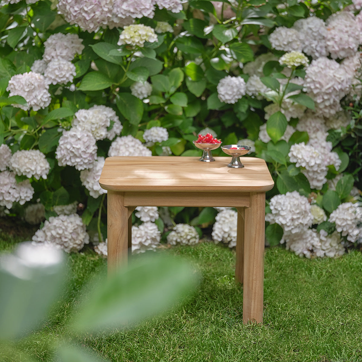 PIANA - Beistelltisch für den Garten aus massivem Premium-Teakholz