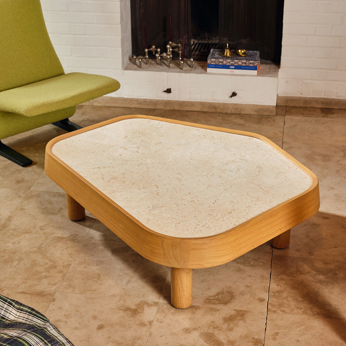 SIMONE - Couchtisch aus naturbelassenem Mindi-Holz und Marmor, 115 cm