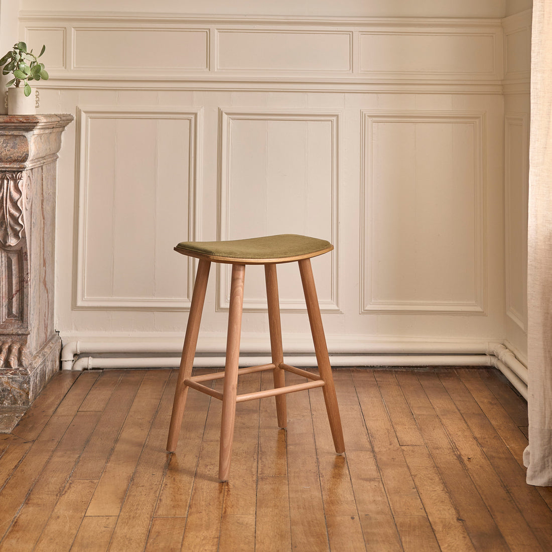 AMBRE - Barhocker aus massivem Teakholz und Sitzfläche aus Cord 65 cm