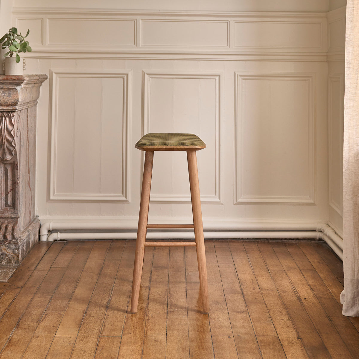 AMBRE - Set aus 2 Barhockern aus massivem Teakholz und Sitzfläche aus Cord 75 cm