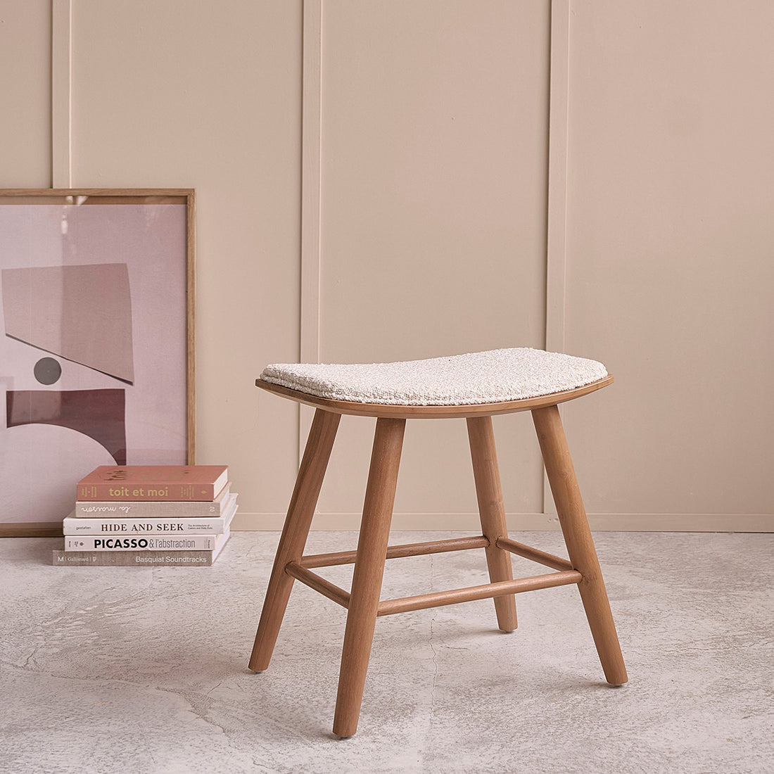 AMBRE - Hocker aus massivem Teakholz Sitzfläche aus Bouclé 45 cm