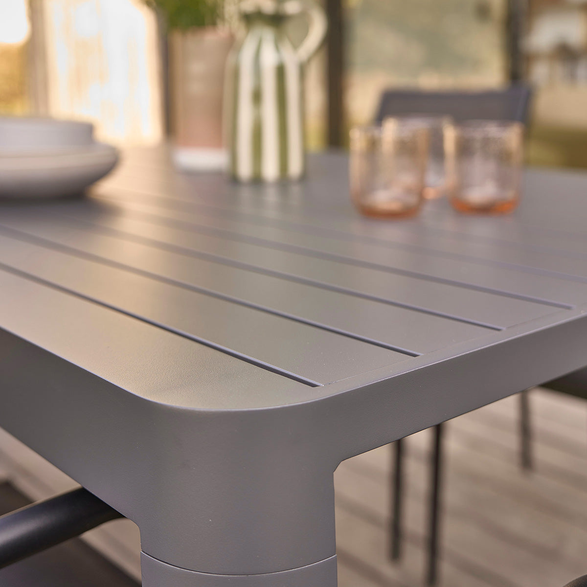 LAGON - Quadratischer ausziehbarer Aluminium-Gartentisch 4/8 pers.