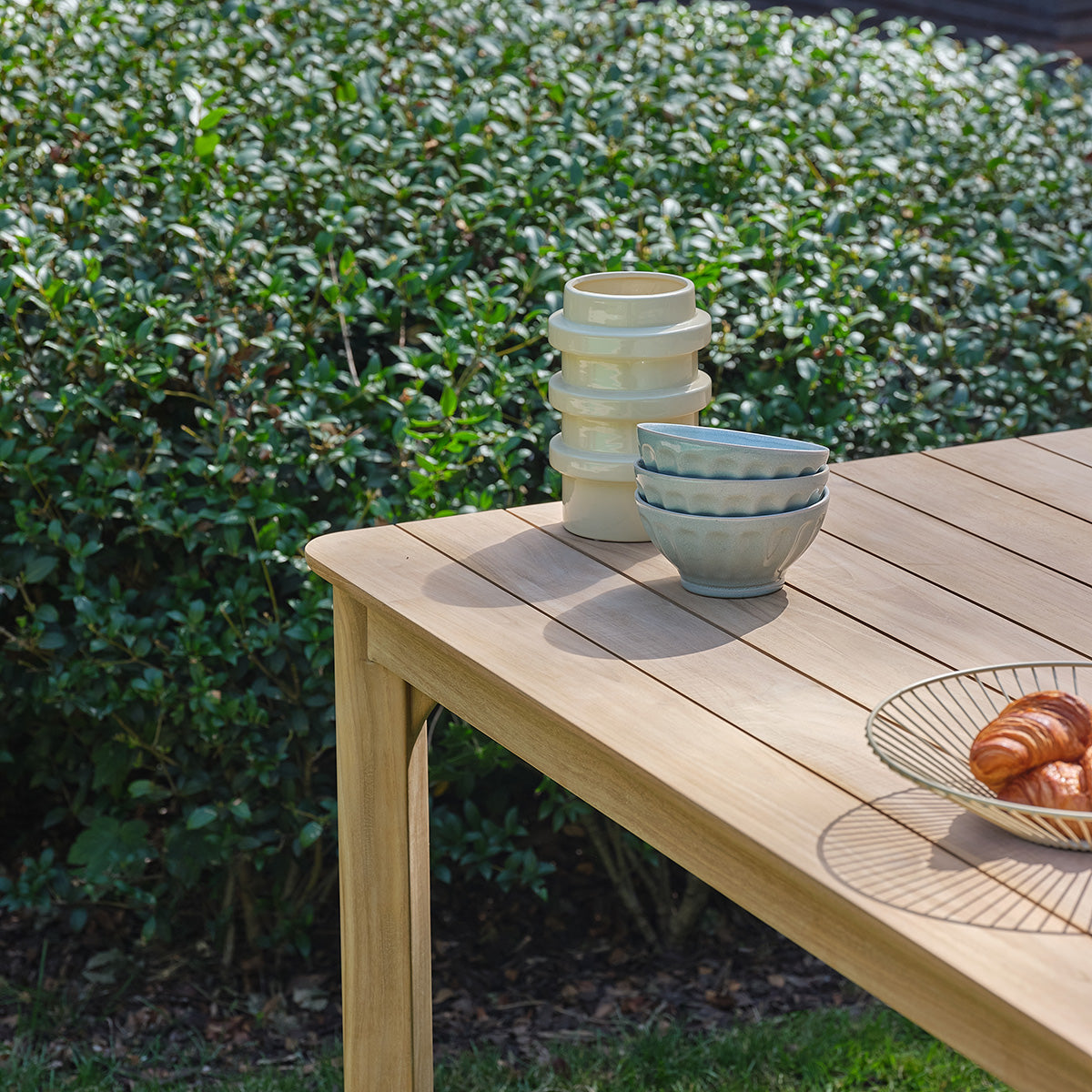 PIANA - Gartentisch aus massivem Teakholz für 8 Personen