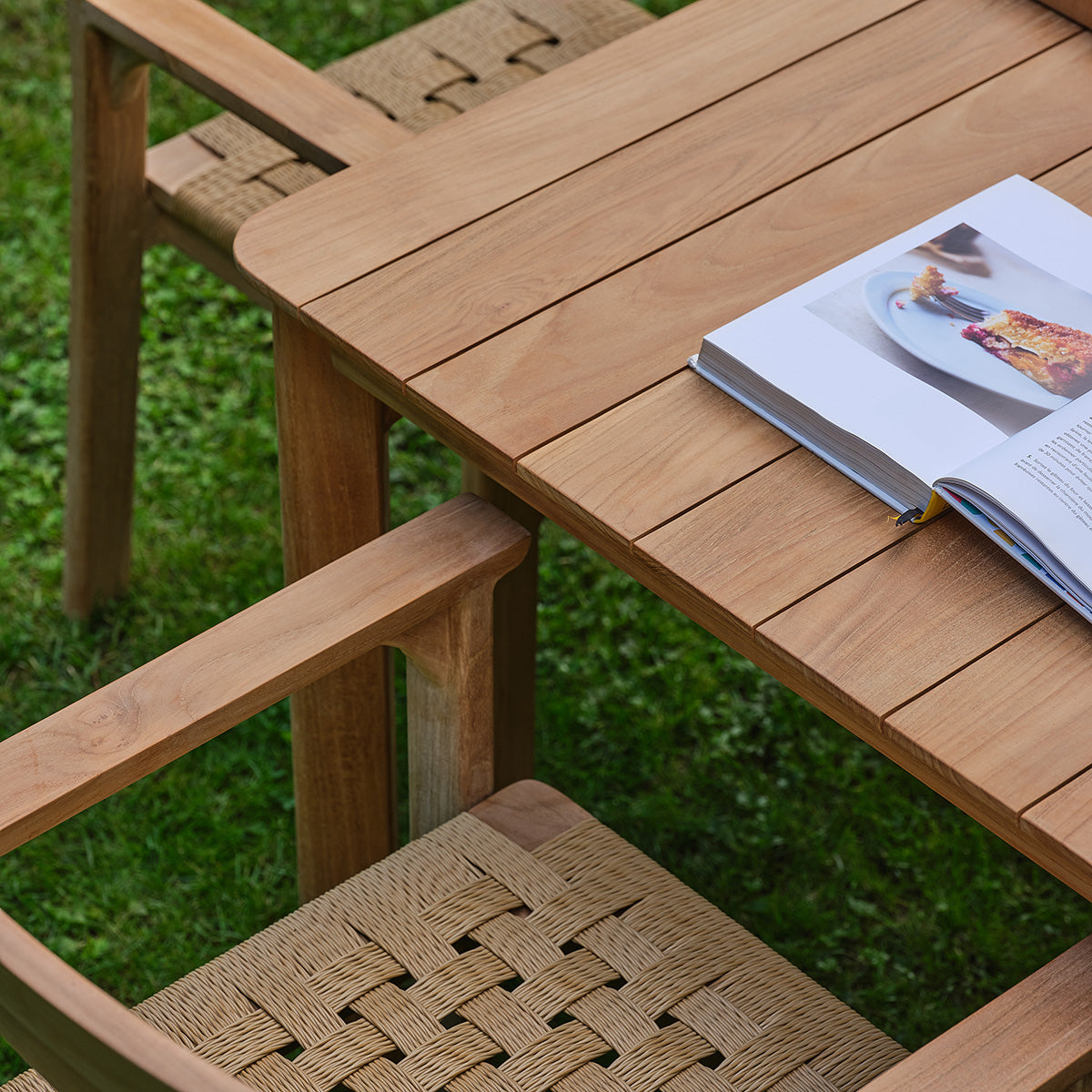 PIANA - Gartentisch aus massivem Teakholz für 4 Personen