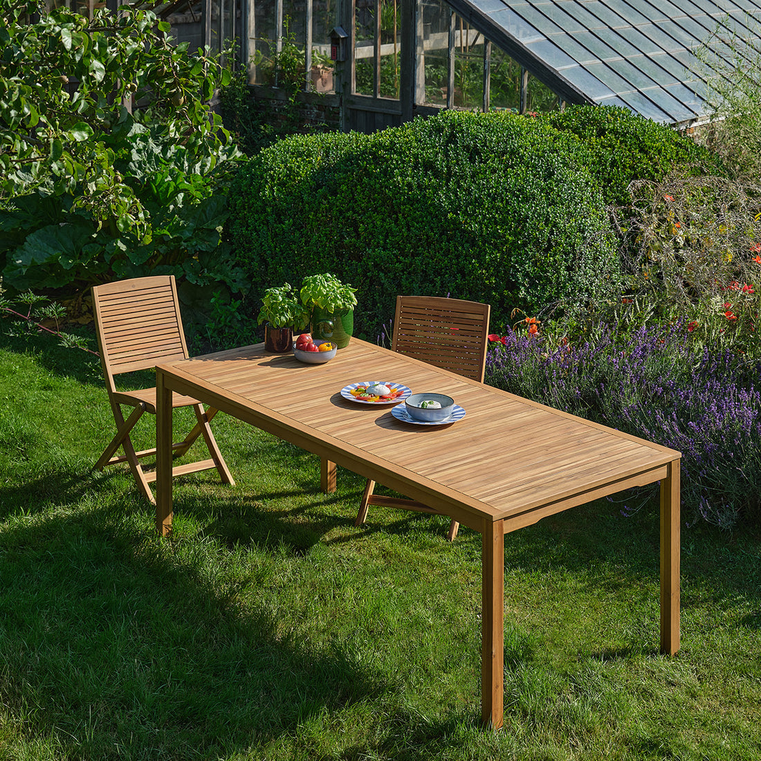 MILOS - Gartentisch aus massivem, geöltem Akazienholz, 200 cm