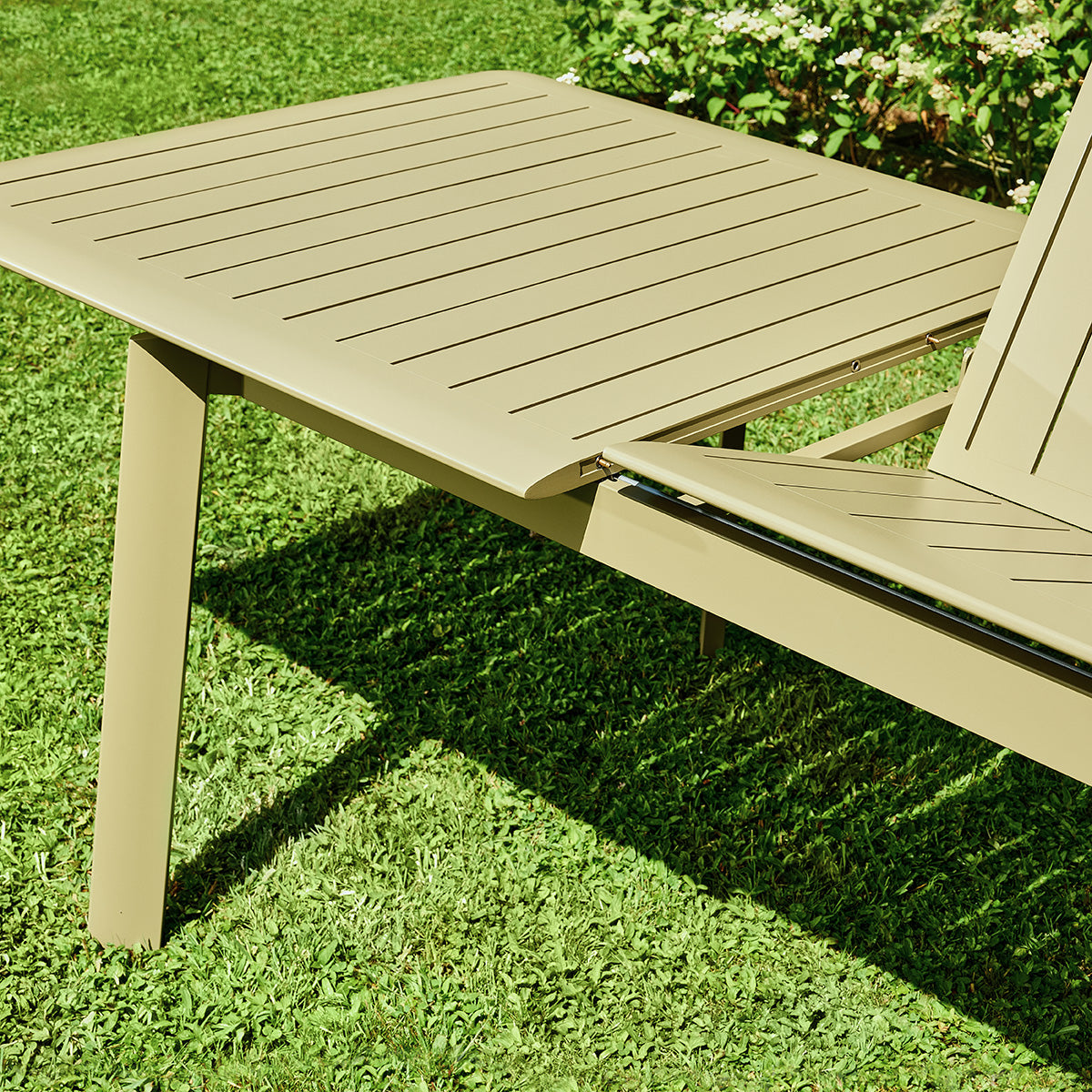SARO - Ausziehbarer Gartentisch aus Aluminium