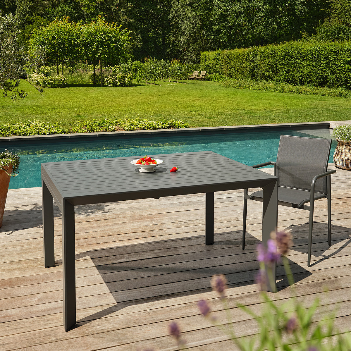 BASALT - Ausziehbarer Gartentisch aus Aluminium, grau, für 6–10 Personen