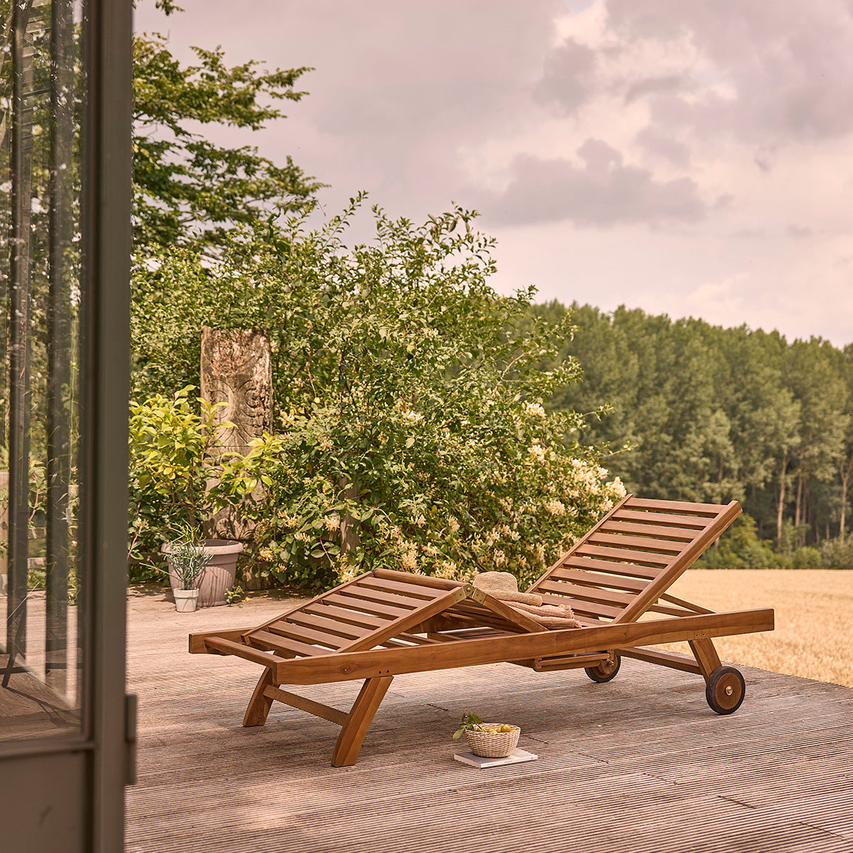 BALI - Set aus 2 Liegestühle aus geöltem Teakholz