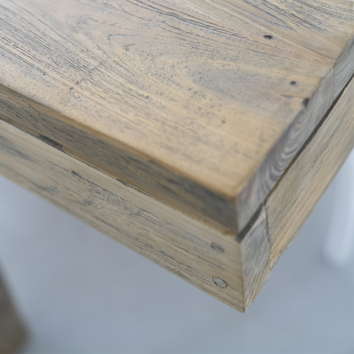 CARGO - Ausziehbarer Tisch aus massivem, recyceltem Teakholz 10 pers.