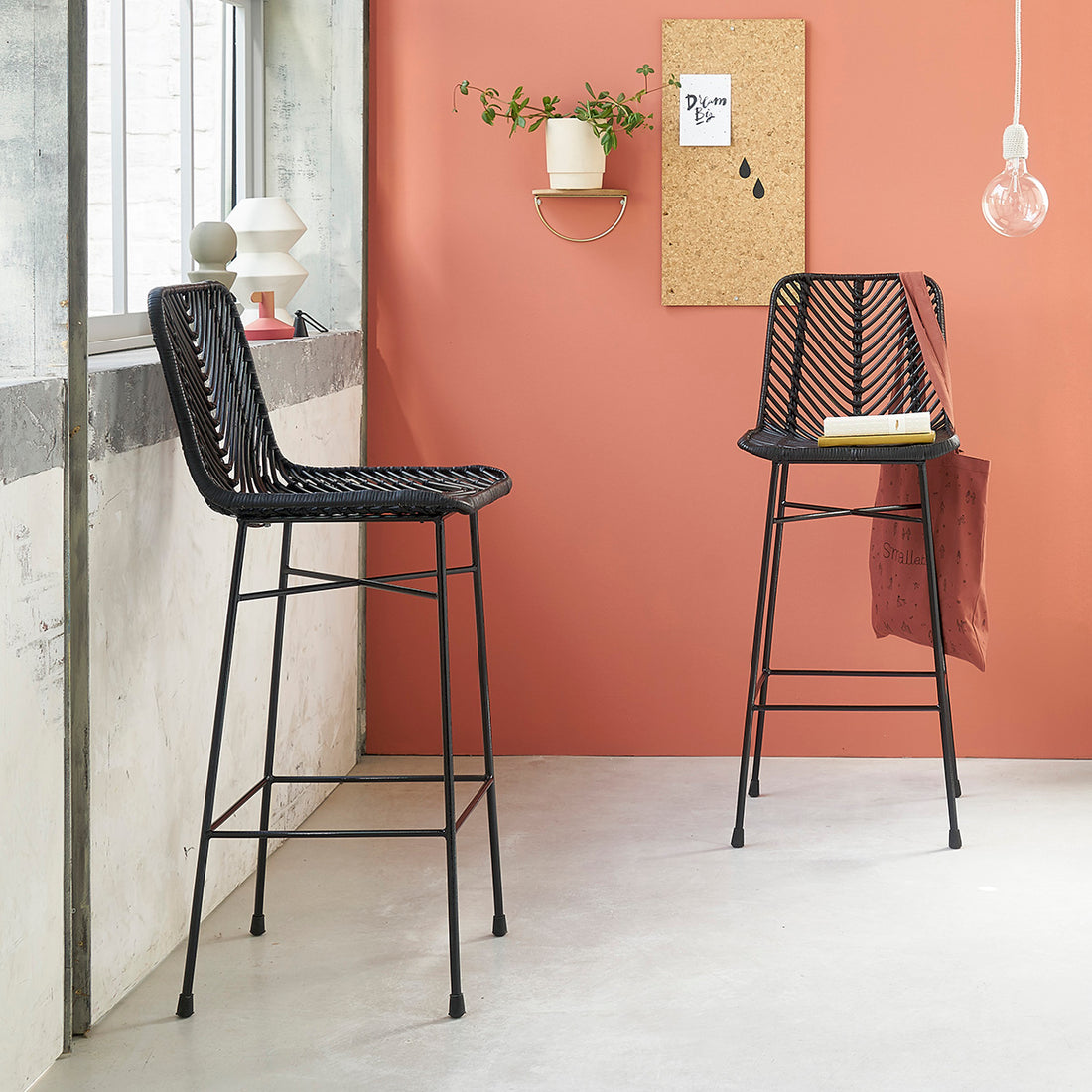 BOHEMA - Set aus 2 Barhockern aus Rattan und Metall schwarz