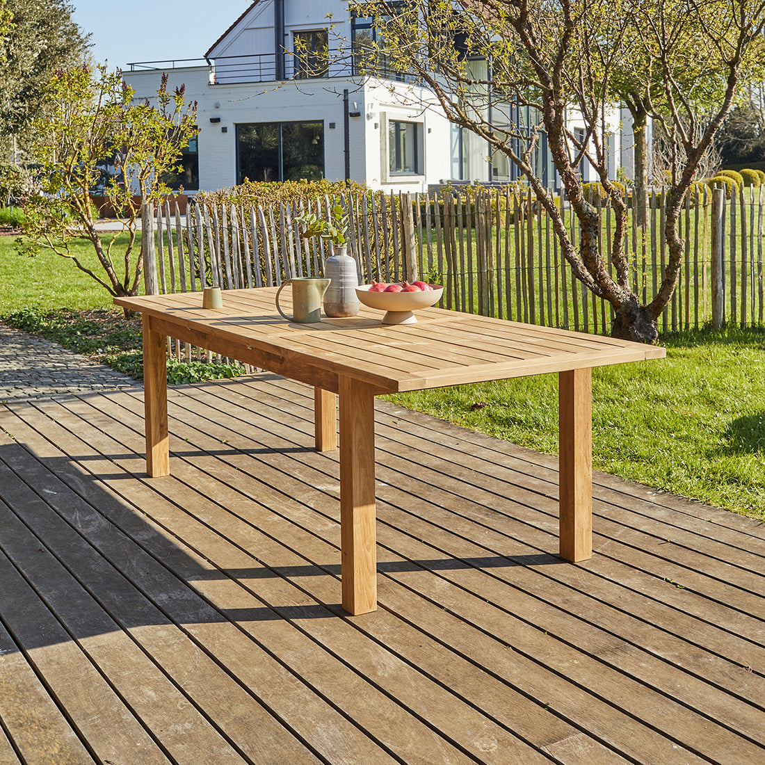 GABRIELLE - Table de jardin en teck massif recyclé extensible 8/10 pers.