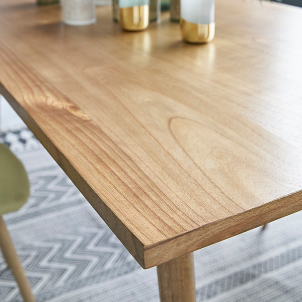 ODDA - Tisch aus massivem Mindi 8 pers.