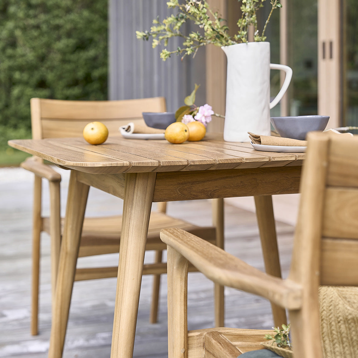 APRIL - Salon de jardin en teck massif 2/4 pers.