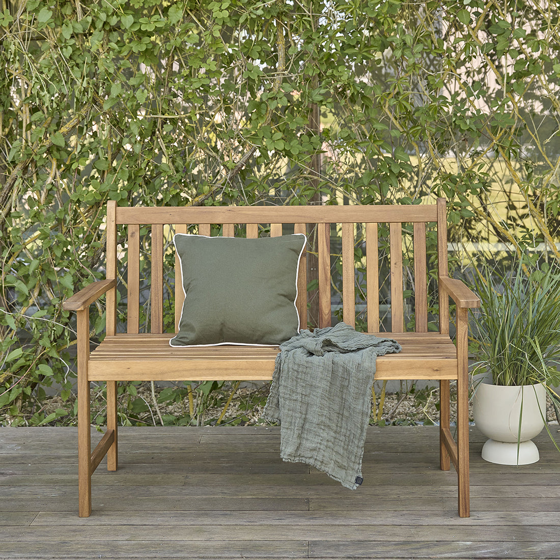 HANOÏ - Gartenbank aus massivem Akazienholz 120 cm