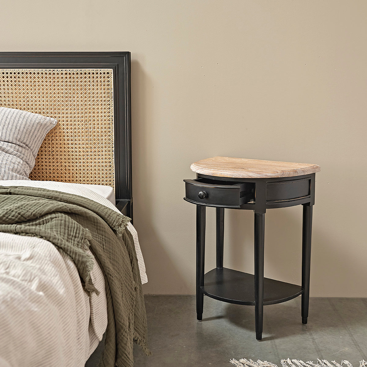 SOHO - Nachttisch aus massivem Mahagoni