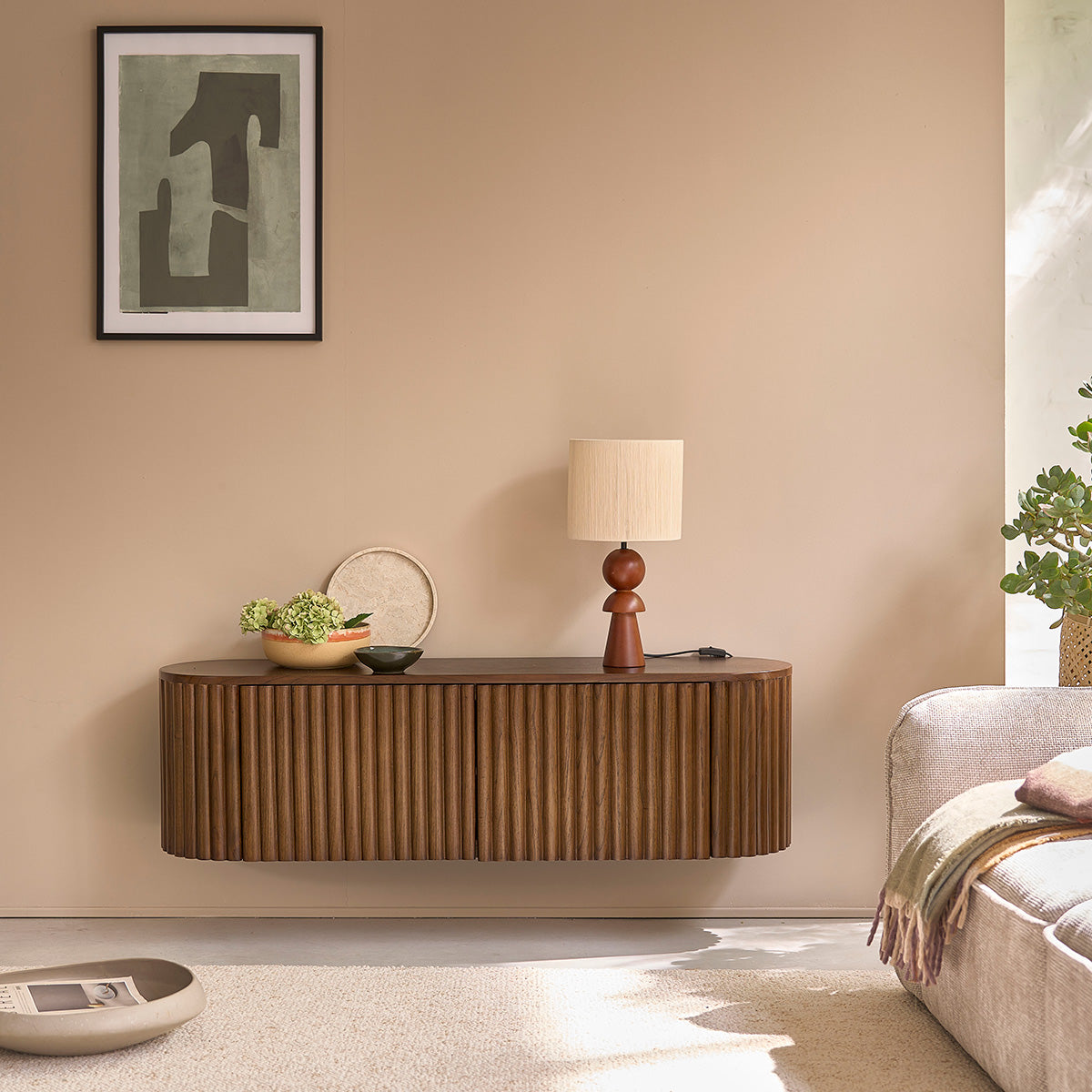 TRINIDAD - Meuble TV suspendu en bois de mindi finition noyer 140 cm