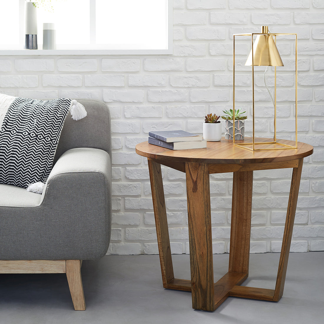 BASILE - Beistelltisch aus massivem Mindi-Holz Ø 65 cm