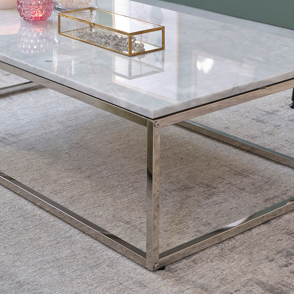 Couchtisch aus Marmor und Metall 120 cm