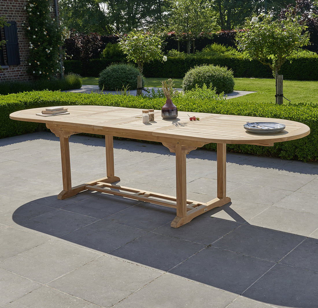 MIDLAND - Ausziehbarer Gartentisch aus Teakholz für 10/12 pers.