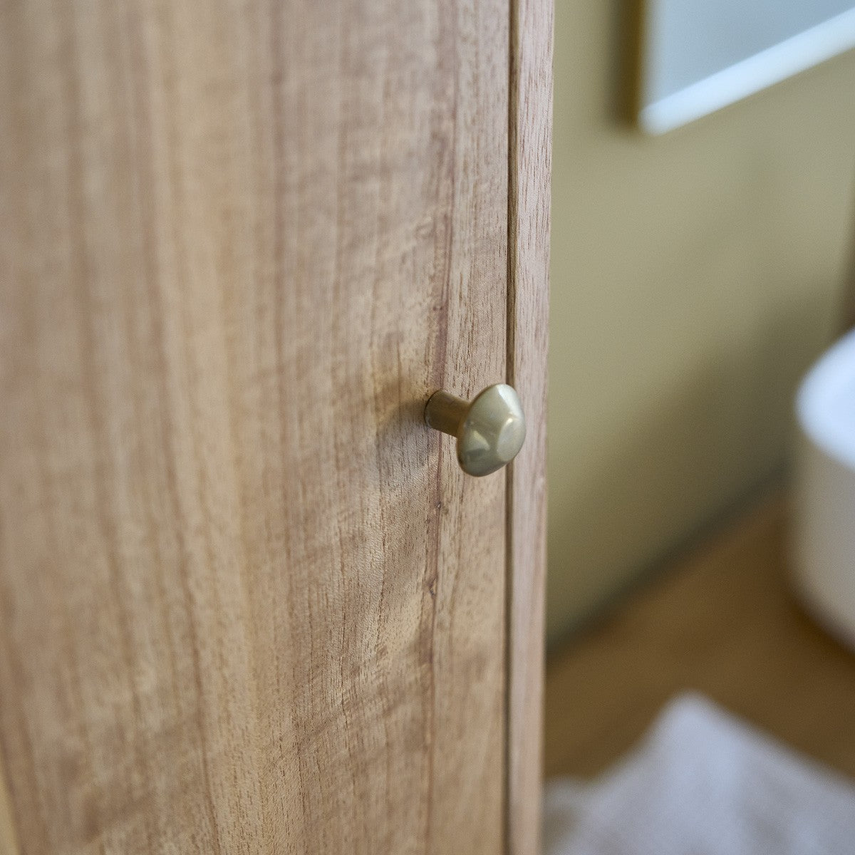 FIFTIES - Badezimmersäule aus massivem Mindi, hängend, 120 cm