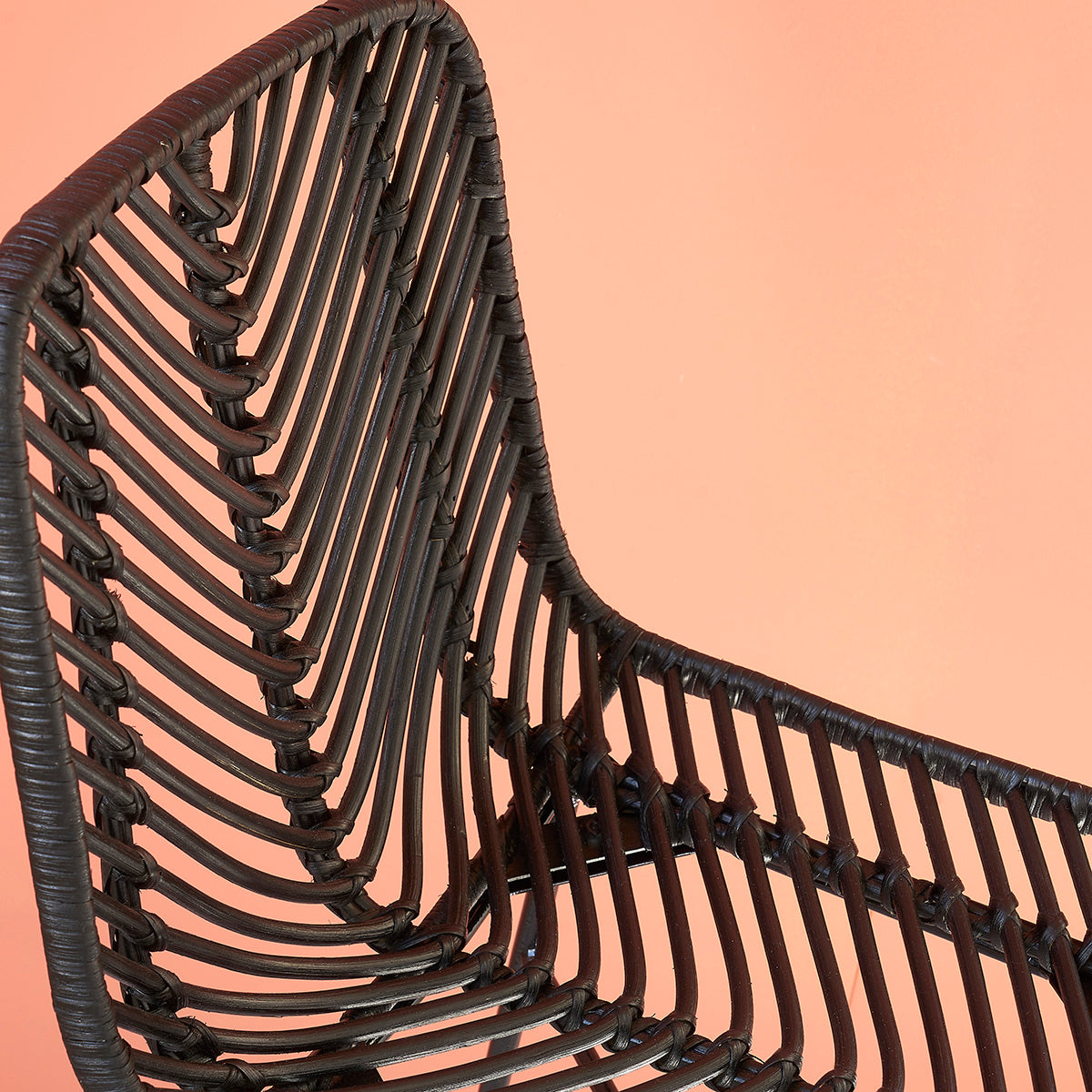 BOHEMA - Barhocker aus Rattan und schwarzem Metall 