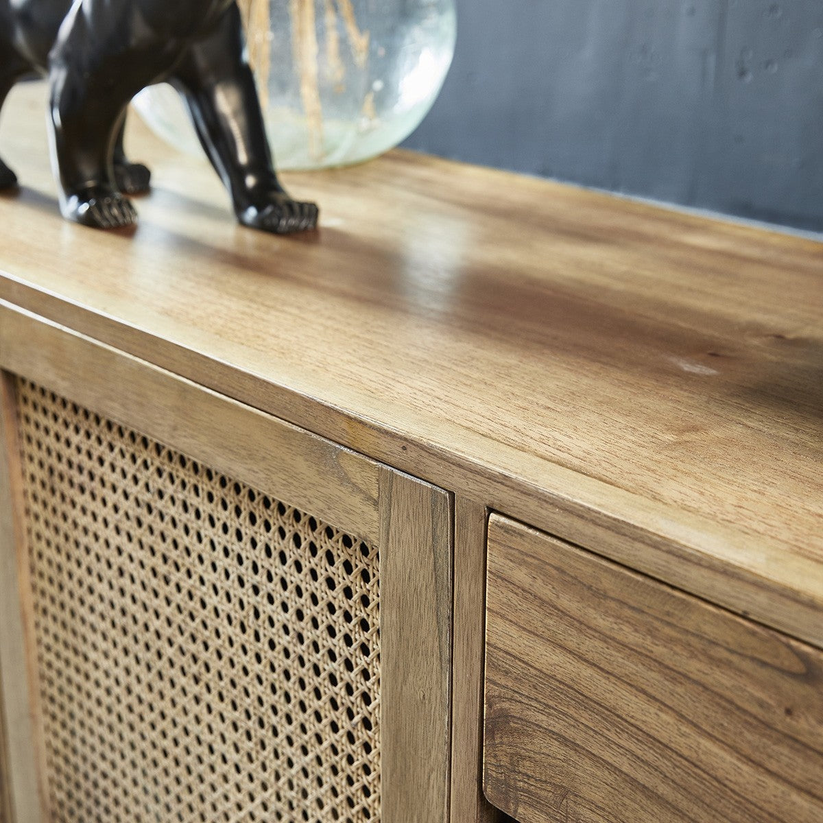 HANA - Commode en mindi massif et cannage 175 cm