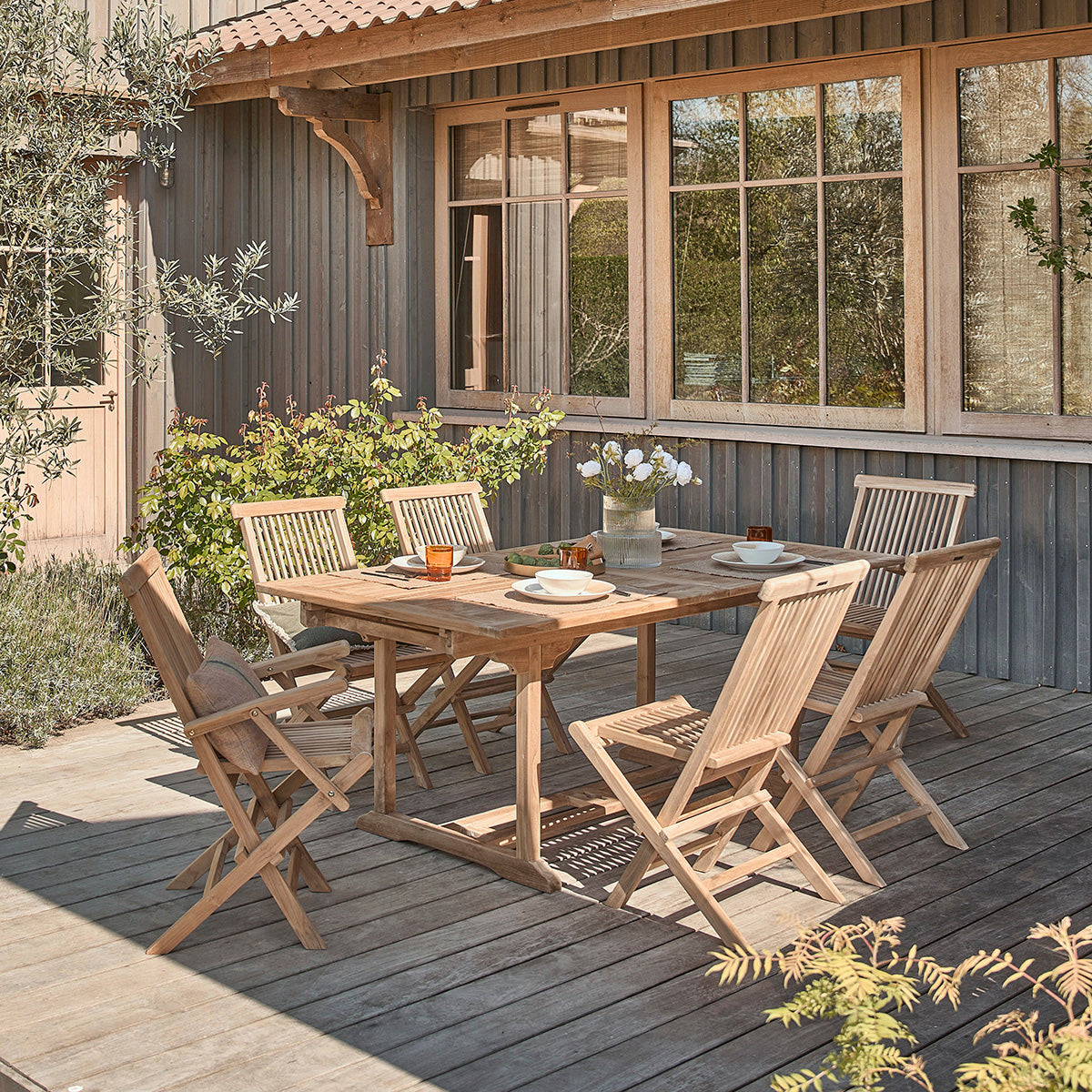 MALTE - Ausziehbare Gartenmöbel aus massivem Teakholz für 8/10 Pers.