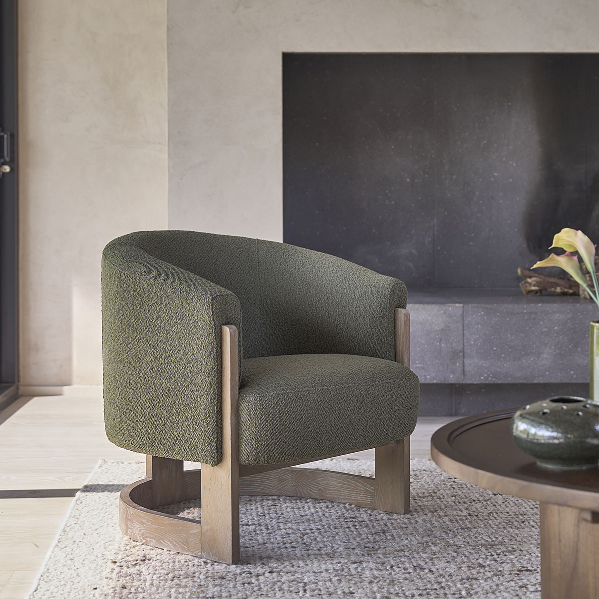 MALO - Sessel aus massiver Eiche und khakifarbenem Bouclé-Stoff