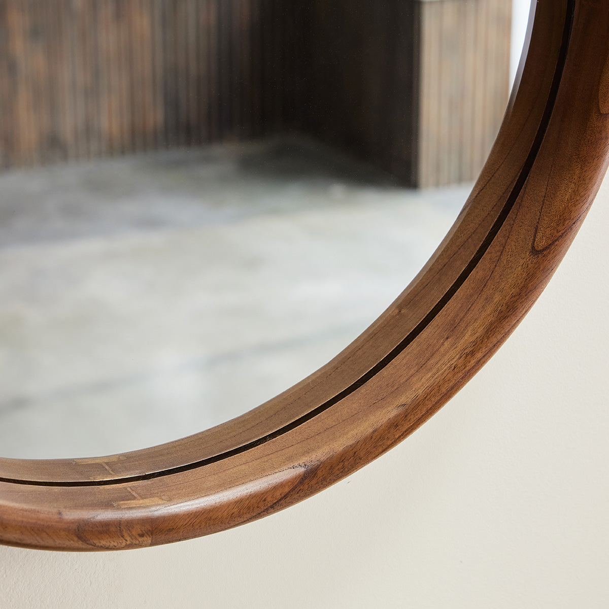 TRINIDAD - Spiegel aus massivem Mindi mit Walnuss-Finish rund Ø50 cm