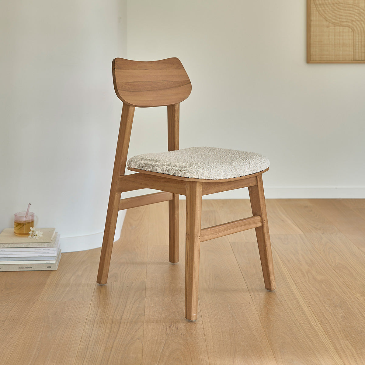 ADELE - Stuhl aus massivem Teakholz mit Bouclé-Sitz