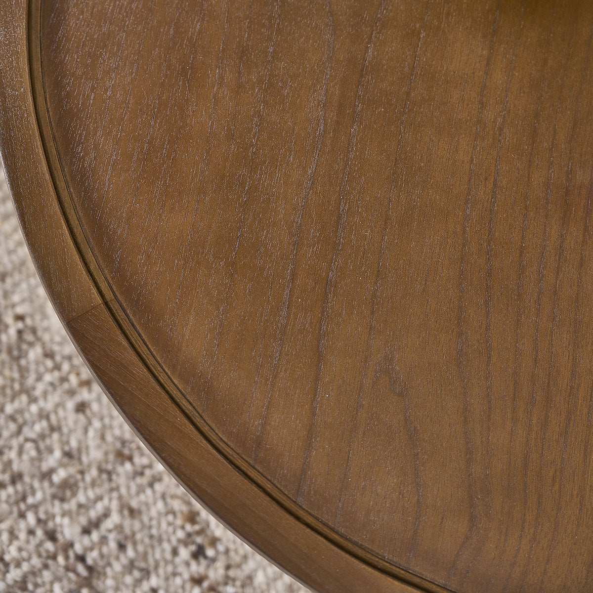 SOLÈNE - Runder Couchtisch aus massivem Mindi in Walnuss-Finish Ø 100 cm