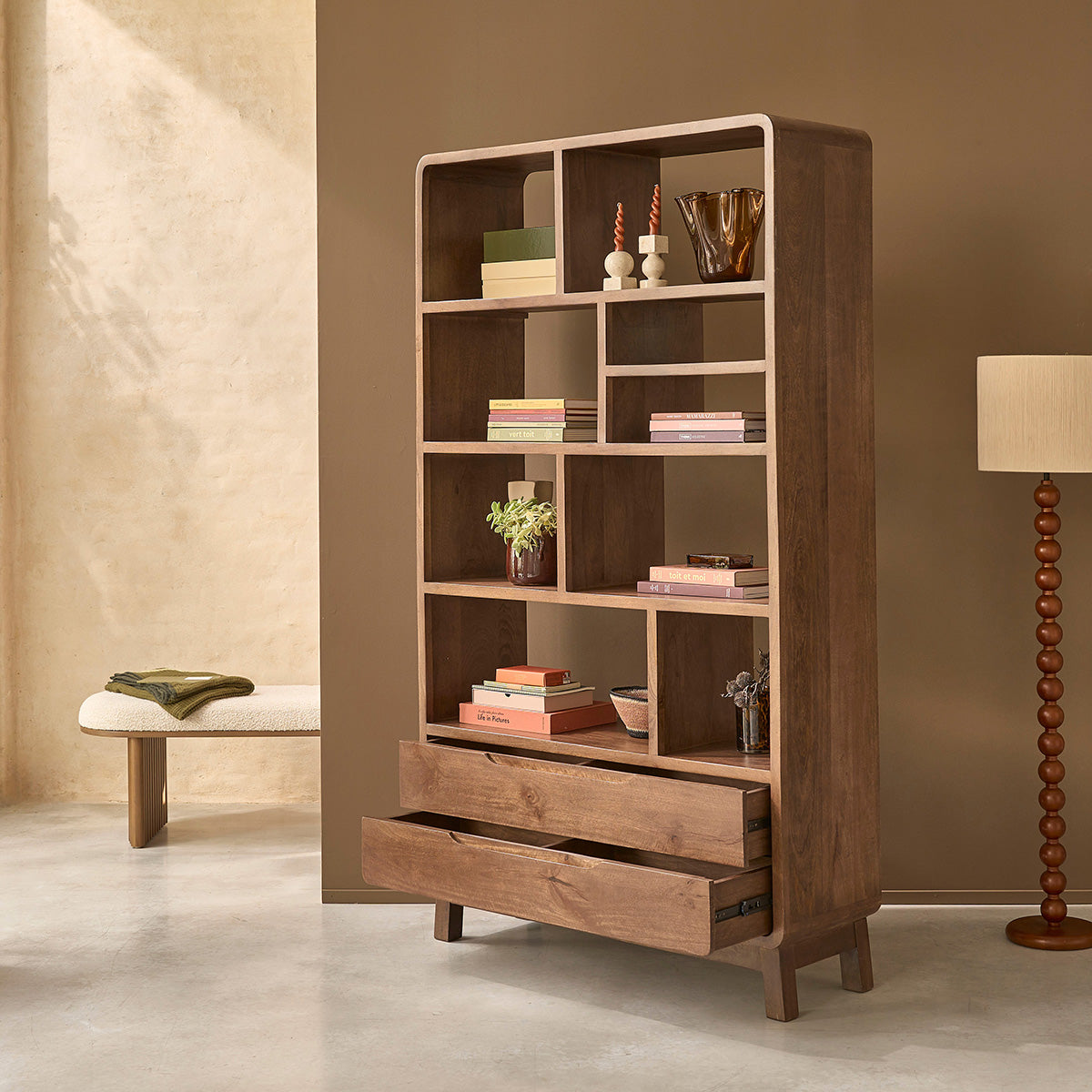 NOVA - Bücherregal aus massivem Mangoholz, 118 cm