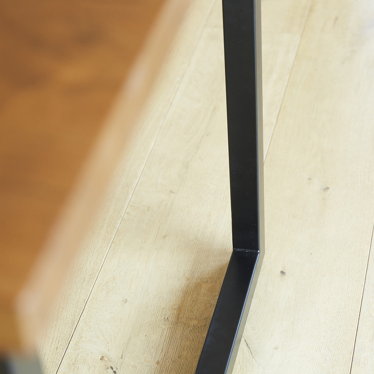 HUGO - Table en teck massif et métal 8 pers.