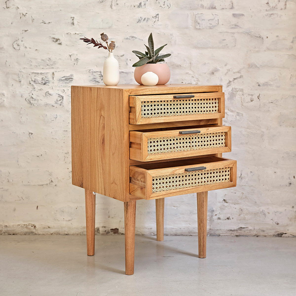 ALBA - Table de chevet en mindi massif et cannage 40 cm