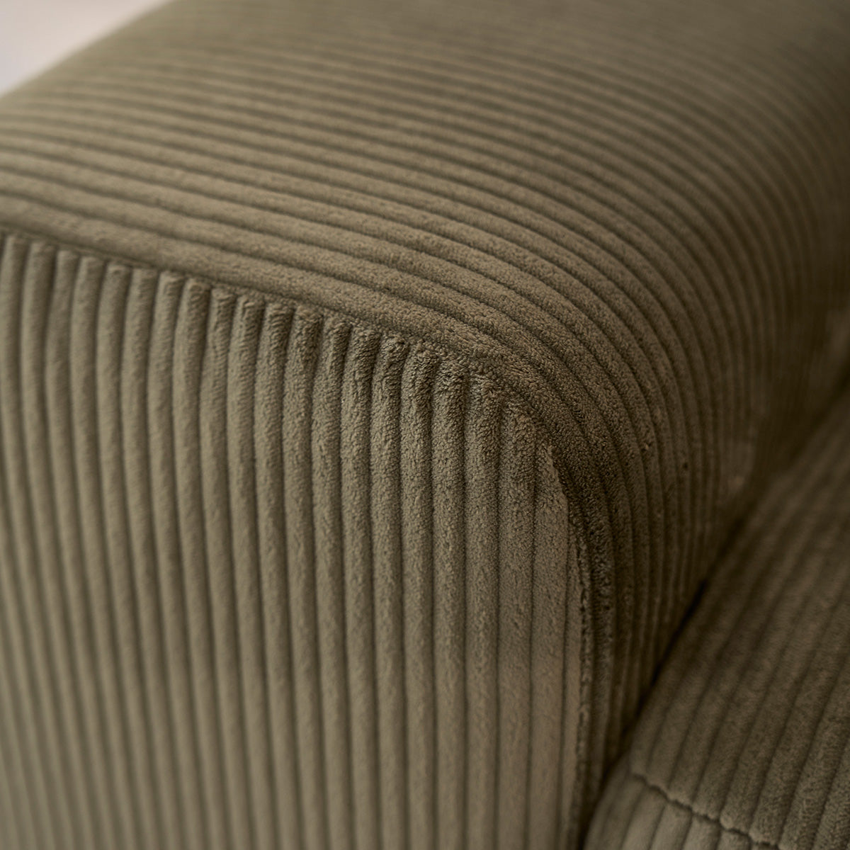 ALPHONSE - Gerades 4-Sitzer-Sofa aus khakifarbenem Cord