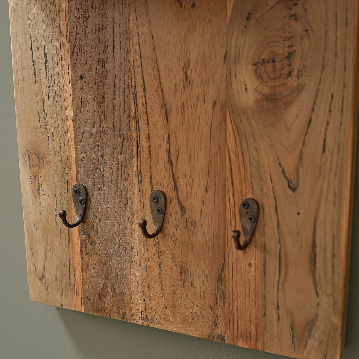 AUSTIN - Wandregal aus massivem, recyceltem Teakholz